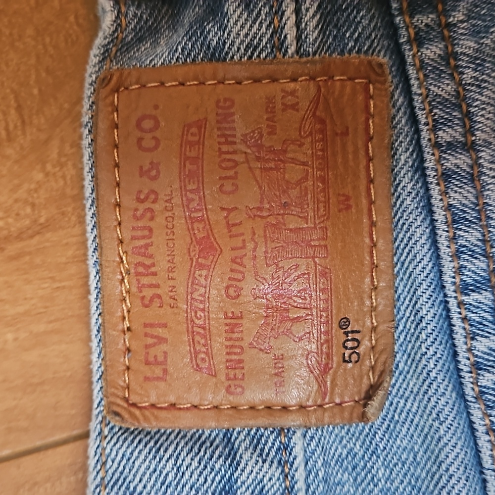 Levi's shorts - Picture 3 of 4